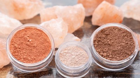 HVORFOR MINERALSK MAKEUP?