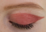 Eyeshadow Bubbly Blush voorbeeld gesloten oog